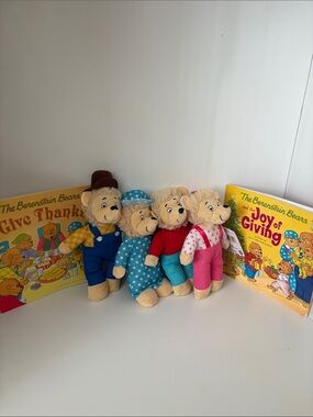 PBS Kids 9” Berenstain Bears Stuffed Plush Complete Family of 4 and 2 Books